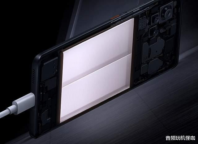 iqoo|什么是旗舰手机?怎么买才能不翻车?用主流旗舰进行灵魂拷问!