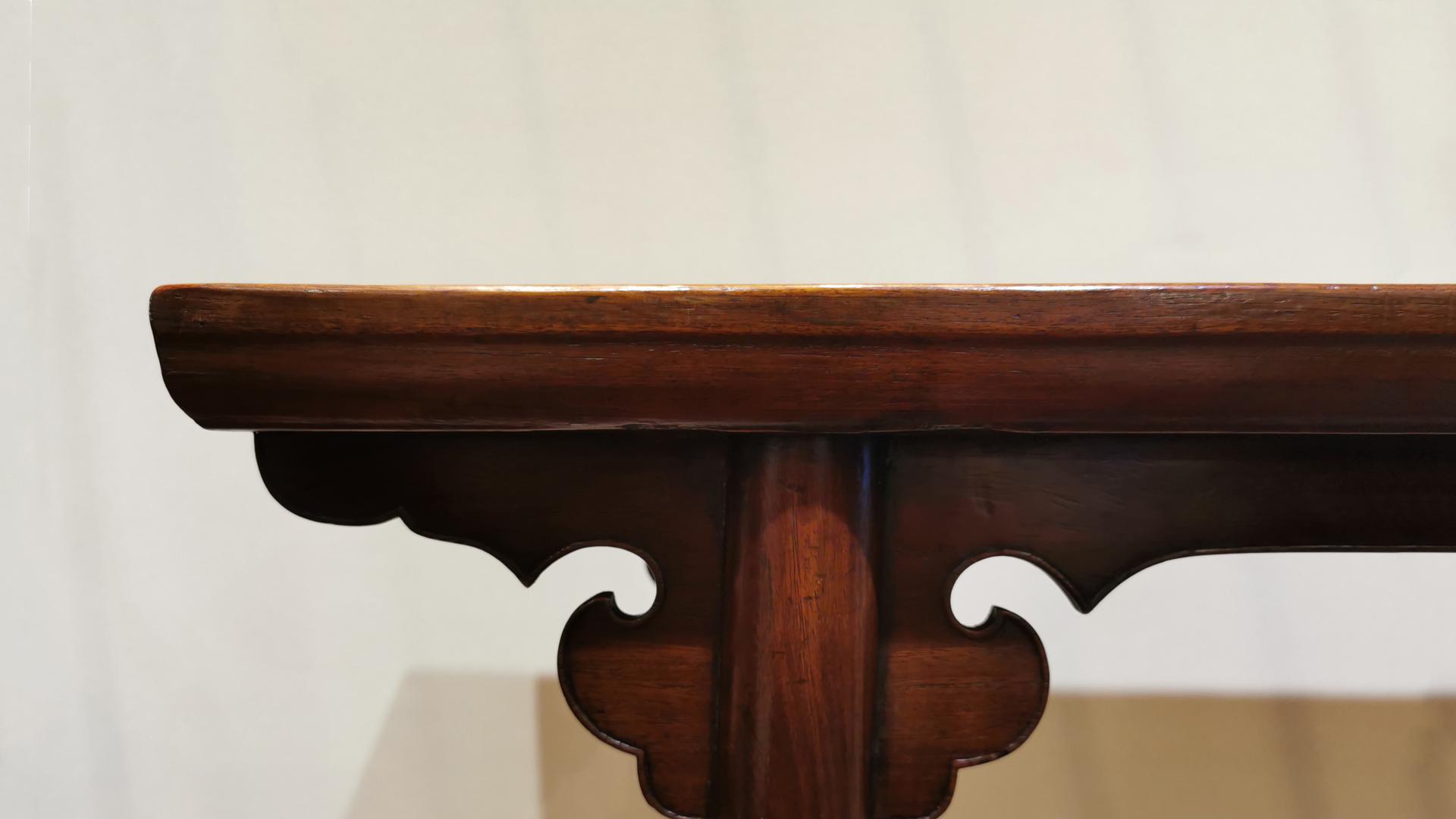 |一点特色就足够，黄花梨平头案侧牙条省去