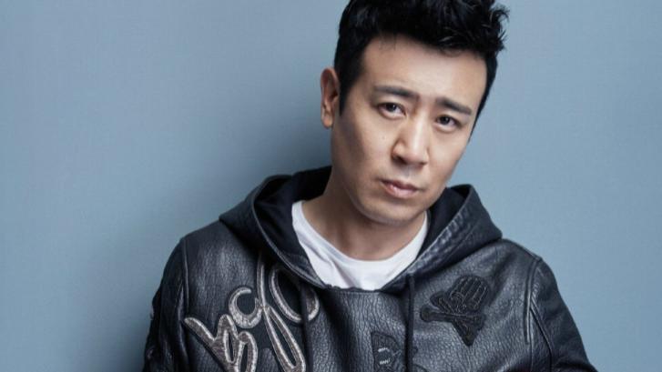 于和伟|曾是跑龙套的，后来走红身价上亿，网友：大器晚成说的就是你了