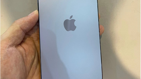 ipados|保值神话破灭？网友超低价买二手iPhone13Pro Max 1TB远峰蓝！