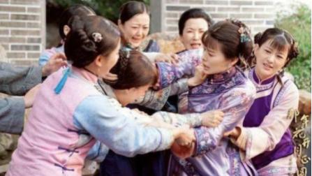 胡杏儿|被生母抛弃，出道被嘲“最丑港姐”，结婚又成“生育机器”，网友：命真硬