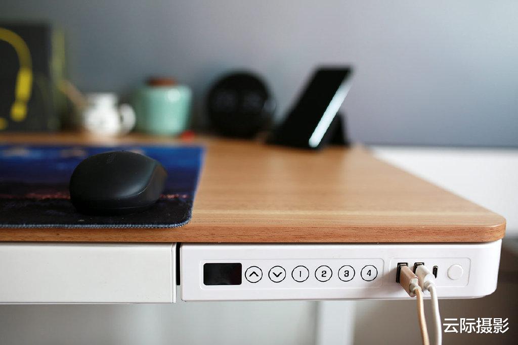 微信|工作和娱乐两不误,极简升降桌面布局成果分享