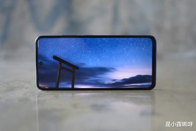 液晶显示器|2022年值得买的LCD屏手机：这4款不“辣眼”，性价比高！