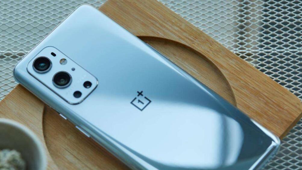 小米科技|四款跌至“新低价”的高端机推荐，性能拍照都很给力，一机用三年