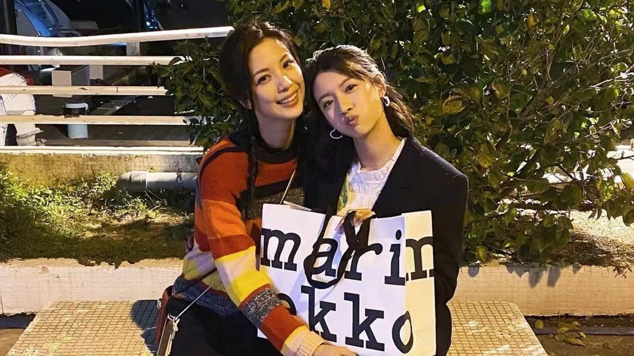 聚会|知名港星疑违反限聚令！室外开心庆生不戴口罩，高调晒聚会照被批