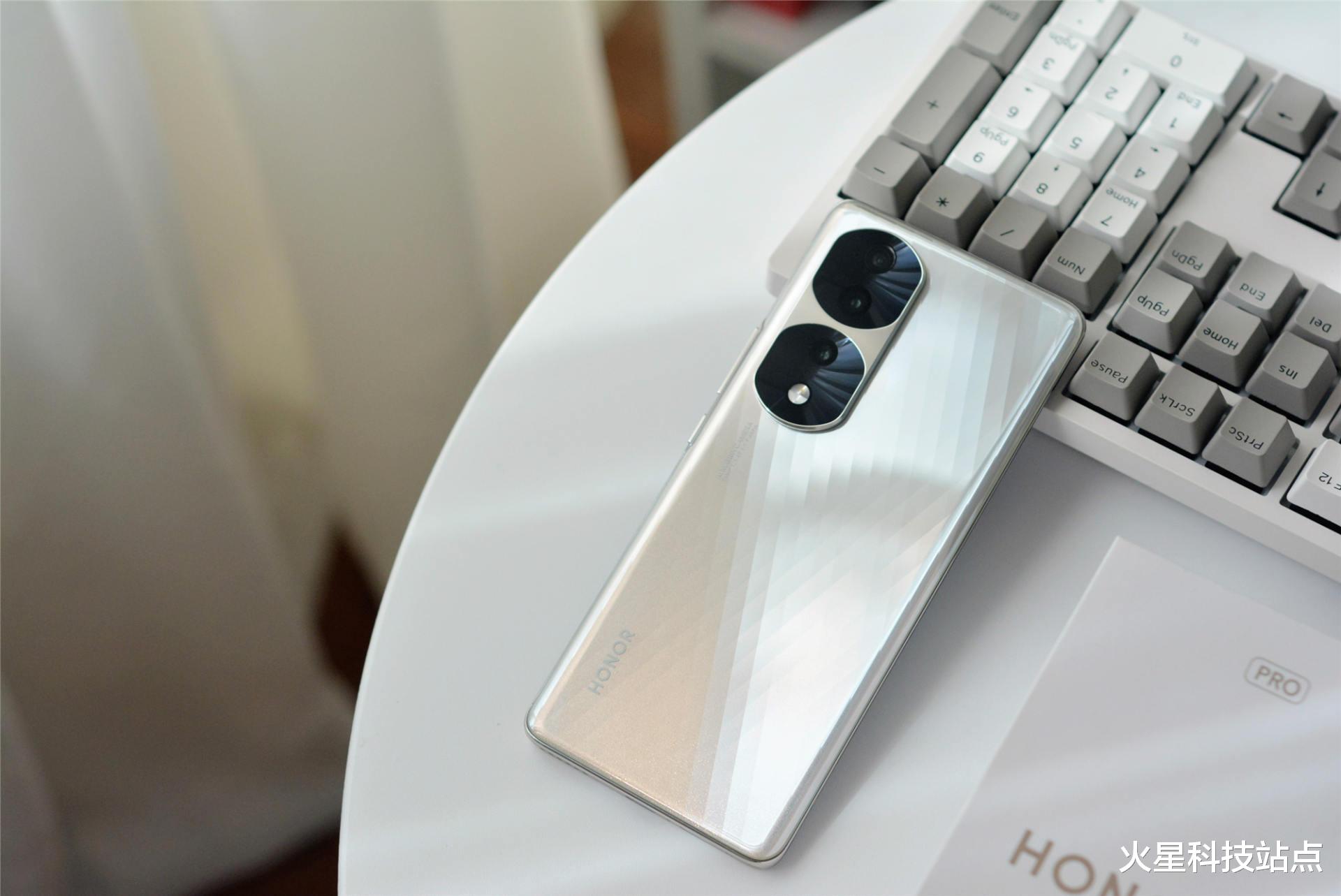 荣耀|15分钟充电60%,荣耀70 Pro使用一个月,聊聊我的实际感受