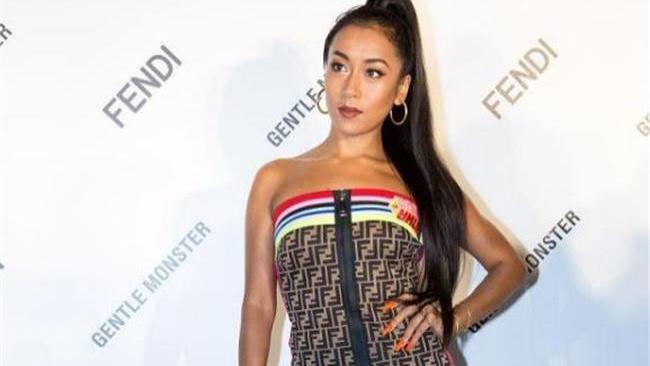 吉克隽逸|有种“整容”叫吉克隽逸卸妆，素颜生活照曝光，网友：为啥要扮黑？