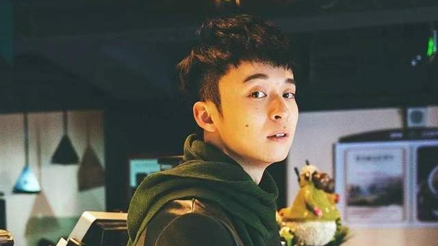 董子健|被四旦双冰抱大，看似带资进组却成影坛炸弹，这个富二代活成榜样