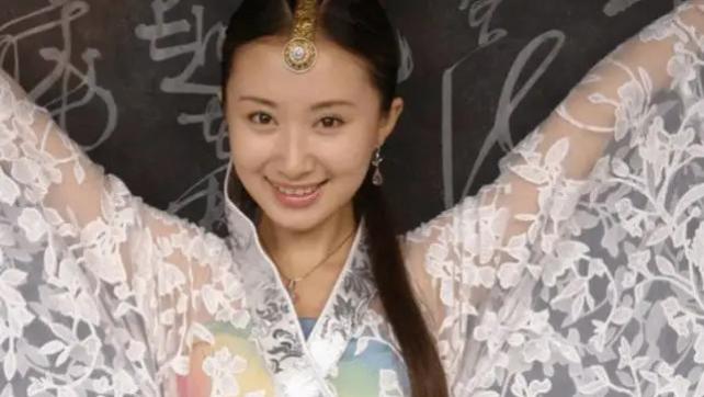 杨紫|杨紫与她演戏，刘亦菲和她同框，为什么火不起来