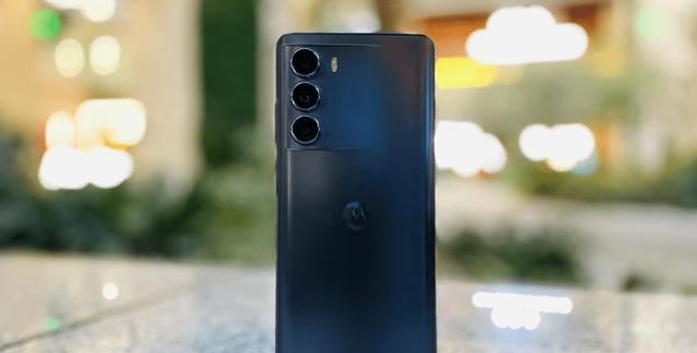 摩托罗拉|摩托罗拉新机亮相，144Hz+4nm，5600mAh大电池加持