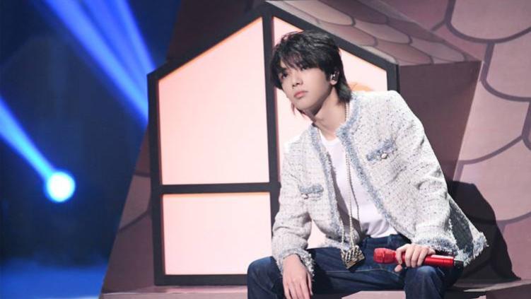 爸爸去哪儿|恋爱风波耽误事业？华晨宇在《王牌》太赶客，收视两次下滑难解释