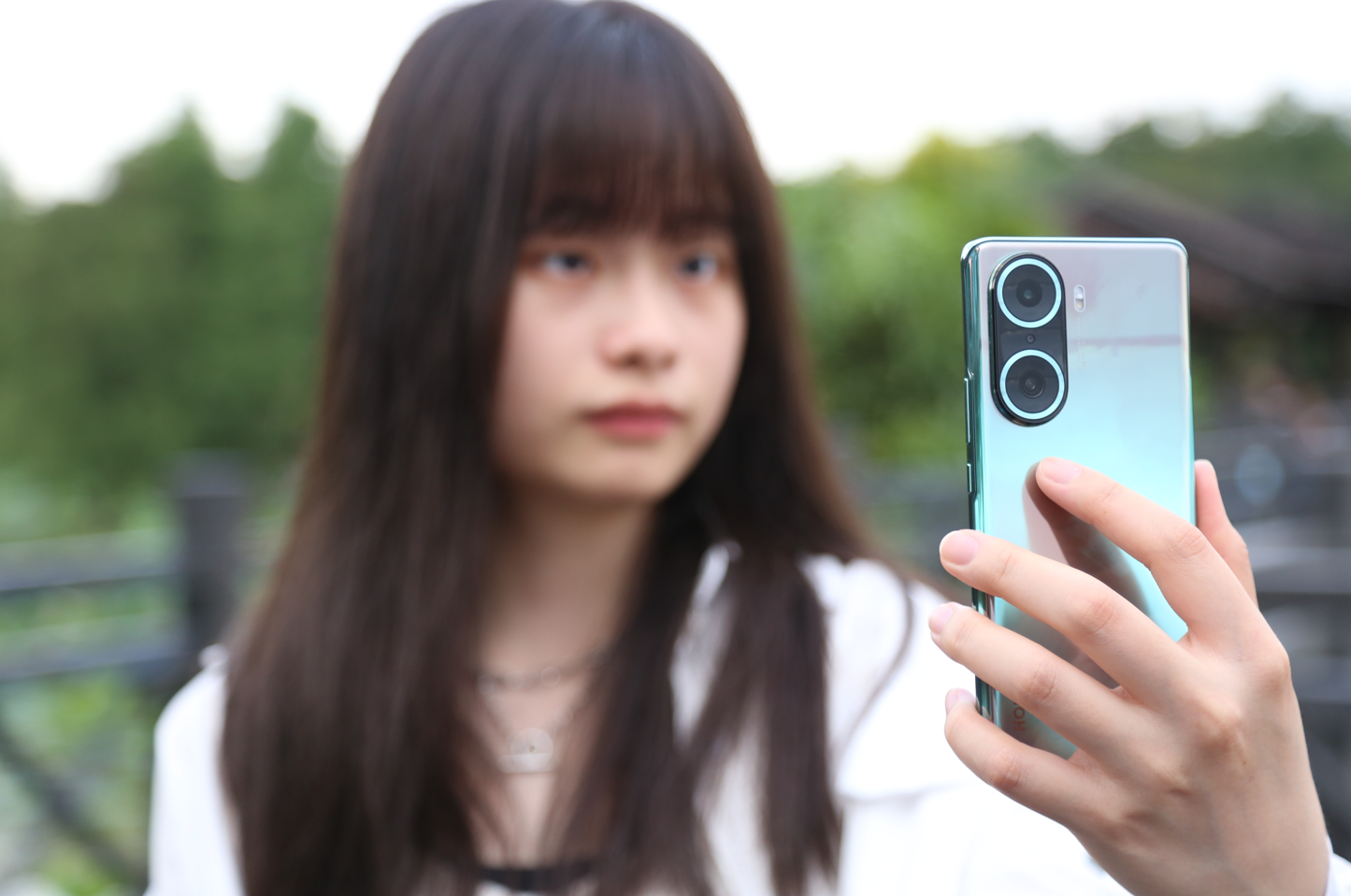 荣耀|OPPO、荣耀和苹果，同价位段手机的外观与影像对比，超大杯赢了