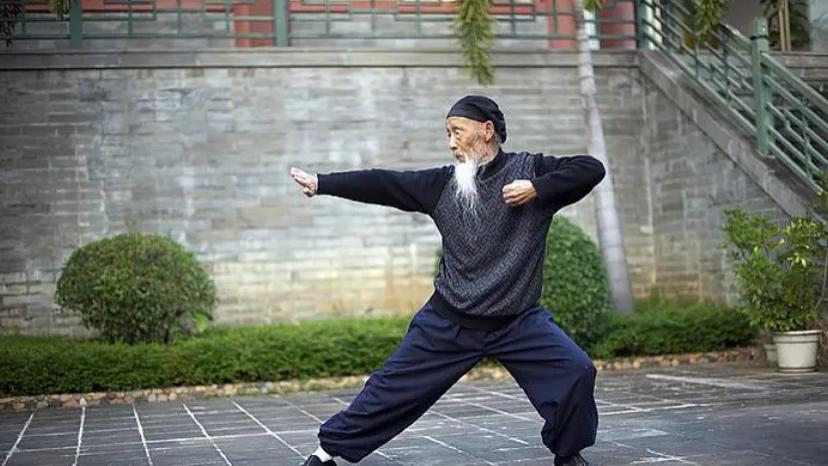 感冒药|身体要往东，你却偏要往西，是个狠人但不是个聪明人