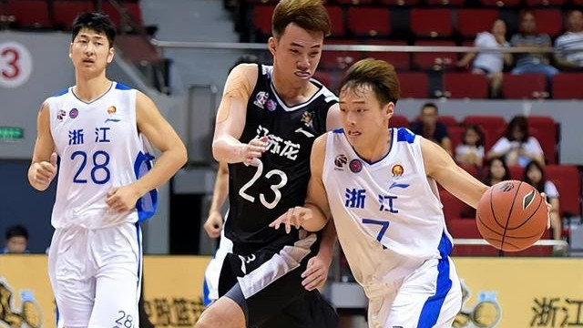 上海男篮|大魔王周琦重回CBA？李春江已正式报价，下赛季上海队真不容小觑