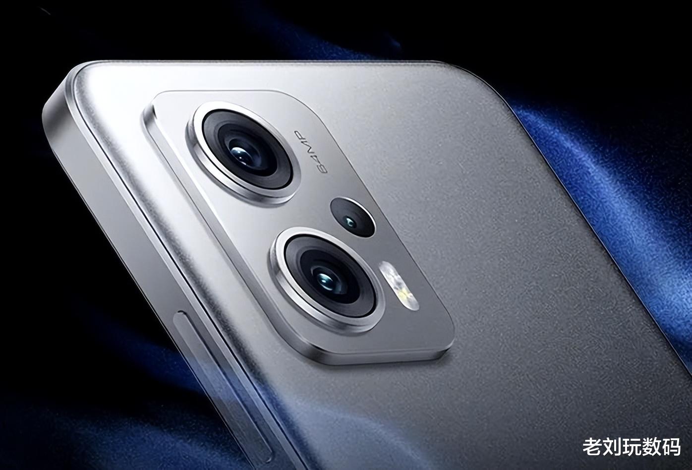 摩托罗拉|天玑8100+骁龙870+品牌情怀,两款可以让老年人用五年不卡的手机