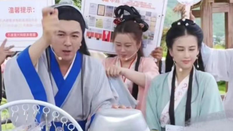 黄圣依|杨子黄圣依穿古装卖蕾丝内裤被嘲讽，看到销售额才知我们格局小了