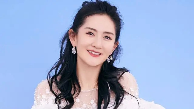 谢娜|谢娜不懂装懂被何炅公开吐槽，谢娜颜面大失，将炮火转向了陈立农