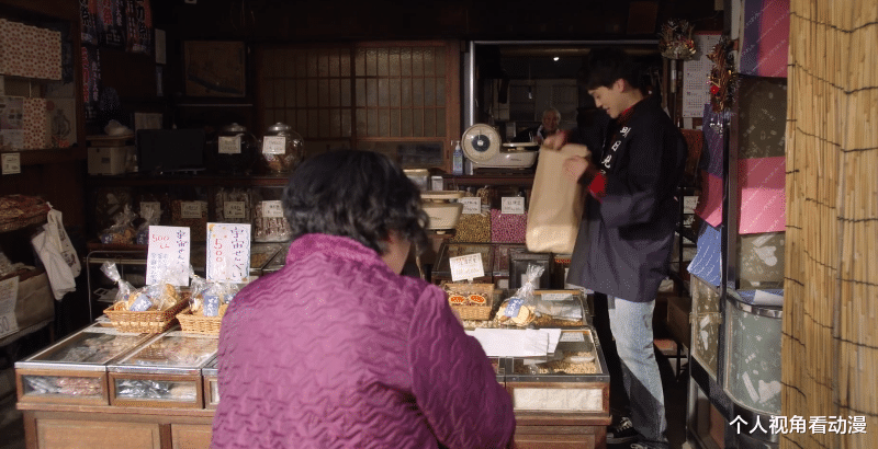 德凯奥特曼|《德凯奥特曼》第一话口碑爆炸，与特利迦相比，德凯赢在哪里？