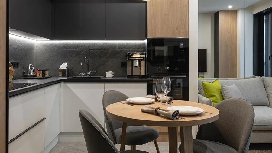 32岁独居小哥的家火了，一人住43㎡小家，精致大气又高级