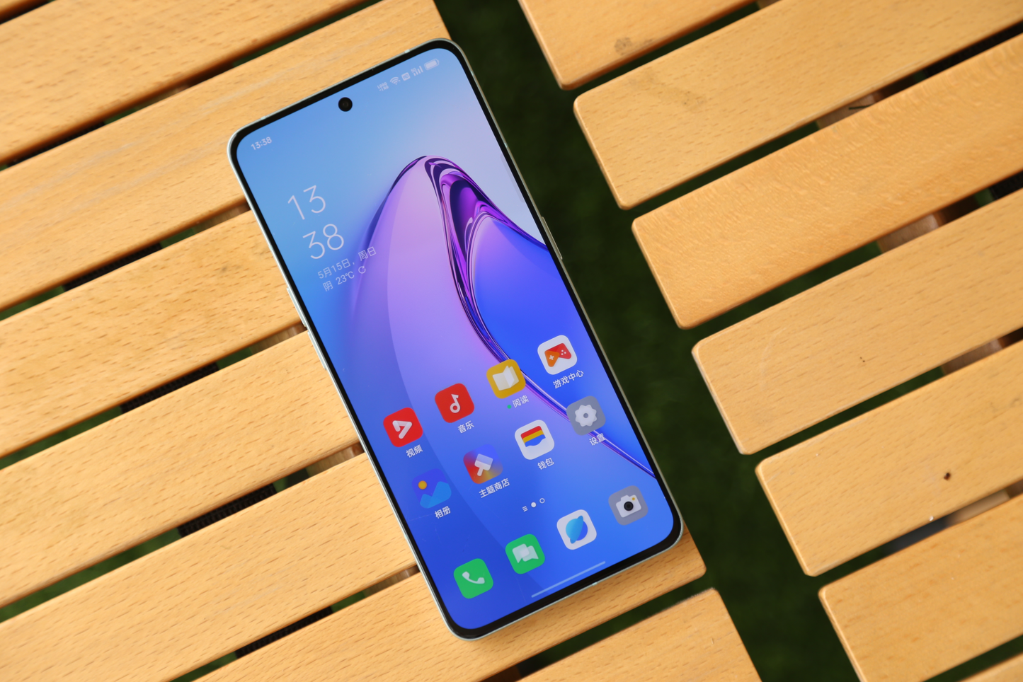 vivo|为什么直屏手机越来越多？屏幕封装工艺、技术进步是关键