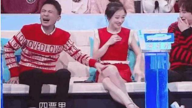 冯提莫|冯提莫节目上被人摸大腿19次，不反抗还陪笑？吴京说的话验证了
