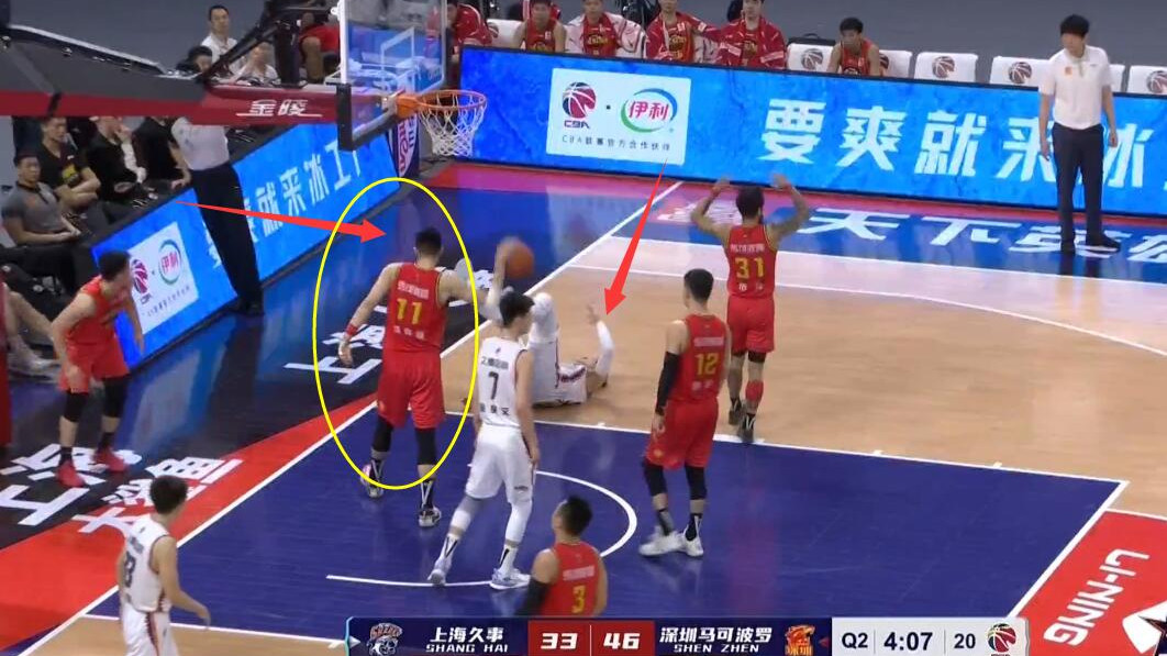 巴雷拉|沈梓捷内讧贺希宁后！主教练邱彪难当和事佬，大鸟是队内球霸