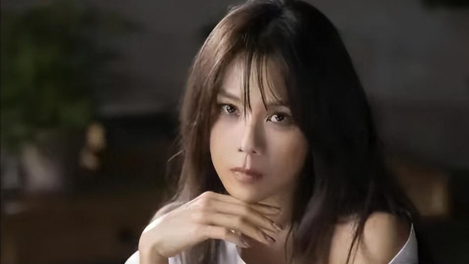 蔡健雅|蔡健雅入围8项，有望超越阿妹挑第4座金曲歌后，是本届大赢家？