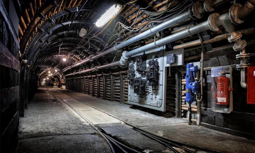 音响|中国5G领跑世界!《人民日报》特别报道领军企业中兴通讯