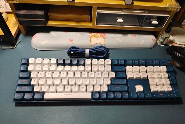 iOS|御斧R108三模机械键盘,TTC二代金粉轴,送给码字的男友礼物