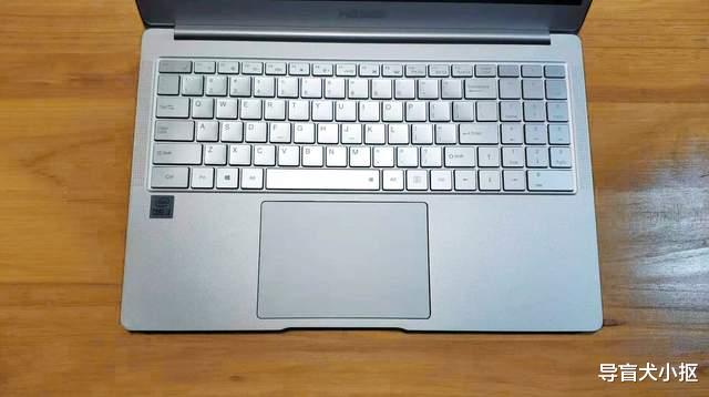 神舟|大屏轻薄本的标杆,神舟优雅x5体验,轻松应对办公和平面设计