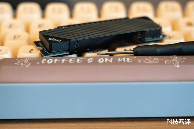 魅蓝|国民好物,aigo固态硬盘P7000速度、散热全面升级