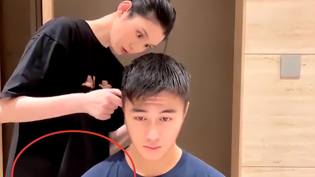 奚梦瑶|奚梦瑶晒给老公剪发视频，小腹有明显的凸起，被质疑怀上三胎