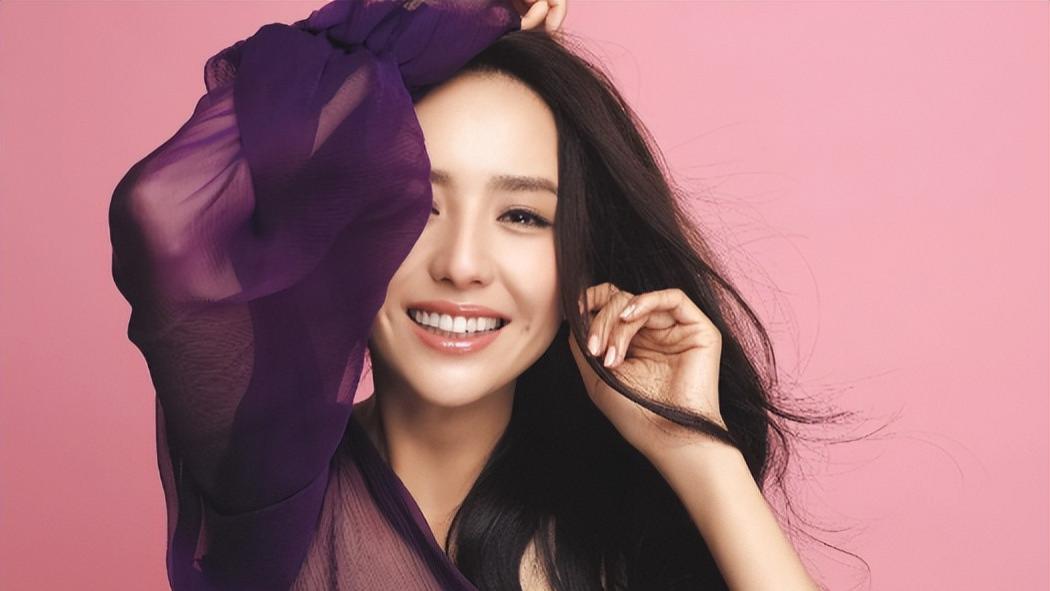 佟丽娅|佟丽娅挑战女团风热舞，紫发配黑色纱裙，秒变美少女