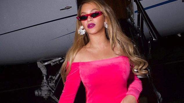 碧昂丝|碧昂丝和Jay-Z暗送秋波秀恩爱，最新时尚大照满屏粉红