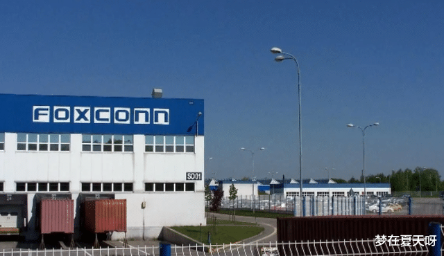 苹果|跟随富士康出走中国后，苹果如今传来消息，库克不愧是个商人