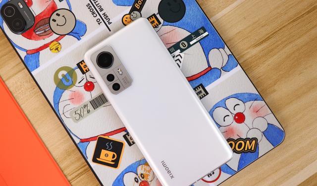 荣耀|相差500元,小米12S和真我GT2大师探索版相比,哪款更值得入手?