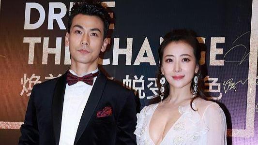 天赐声音|陈紫函身材原来这么丰满，在老公身边穿得也不低调，看着好撩人