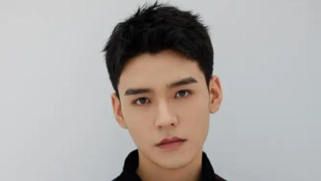 黄景瑜|《极限挑战8》官宣定档，常驻嘉宾大换血，龚俊黄景瑜杨超越加盟