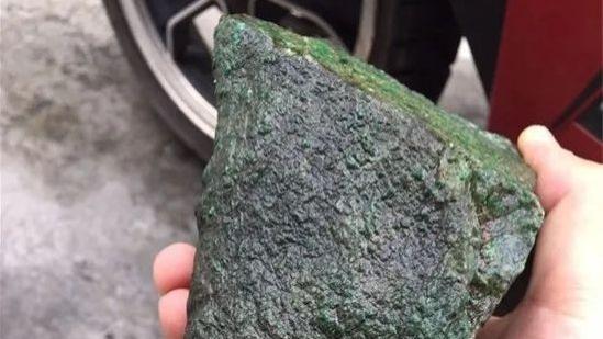 翡翠|你能分清毛料和原石的区别吗？