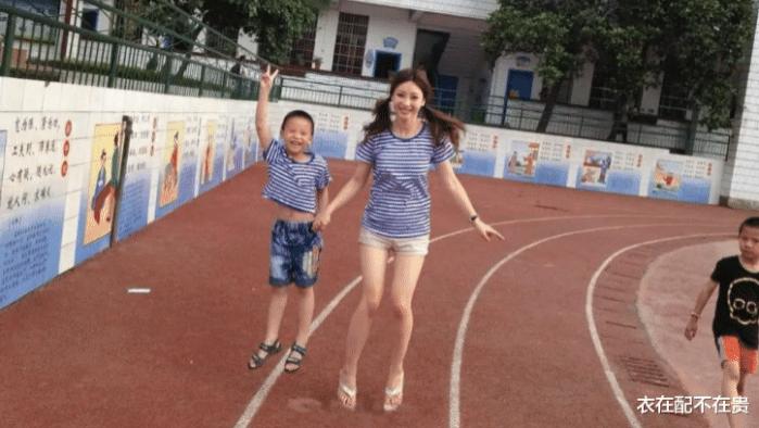 柳岩|柳岩一改往日形象，穿的这么清纯！