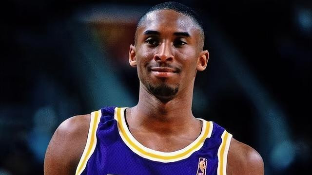 CBA|NBA饮水机球员组一队能吊打CBA冠军？当年17岁的科比就给出过答案