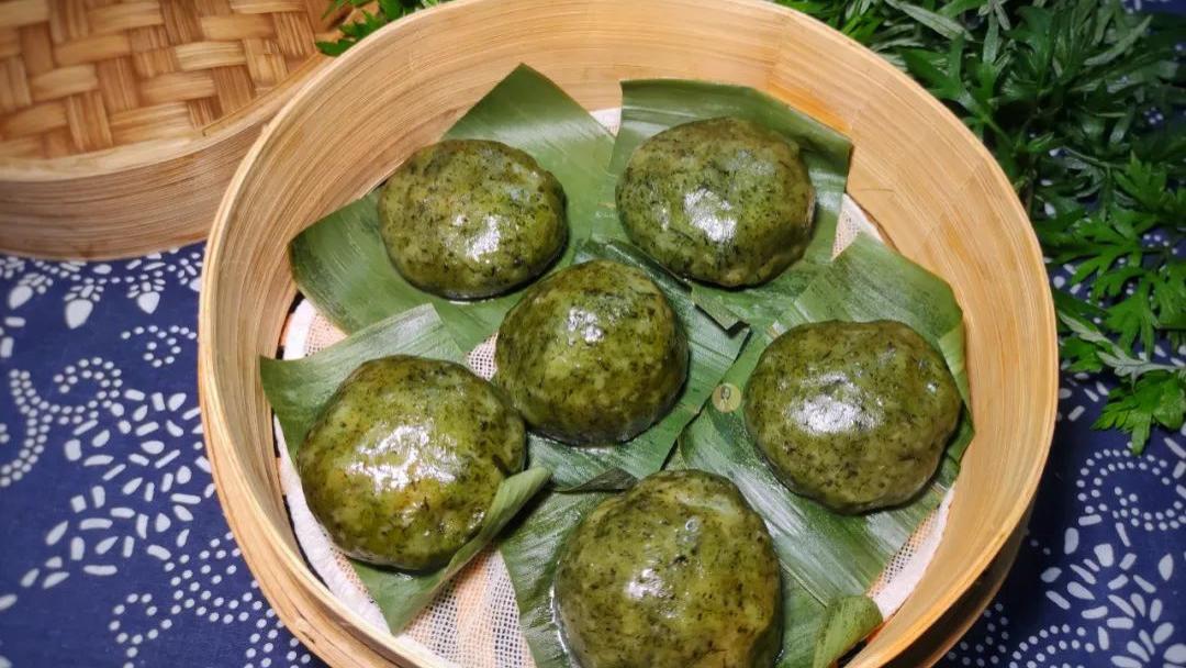 拉面|记忆里的春之味，奶奶的咸菜笋干肉末青团，油绿如玉，软糯芳香