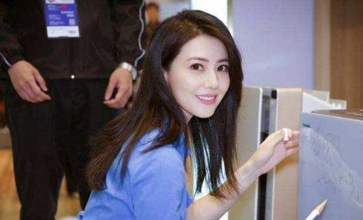 少女心|高圆圆终于如愿以偿，看着当年的女神突然想到了《一生一世》