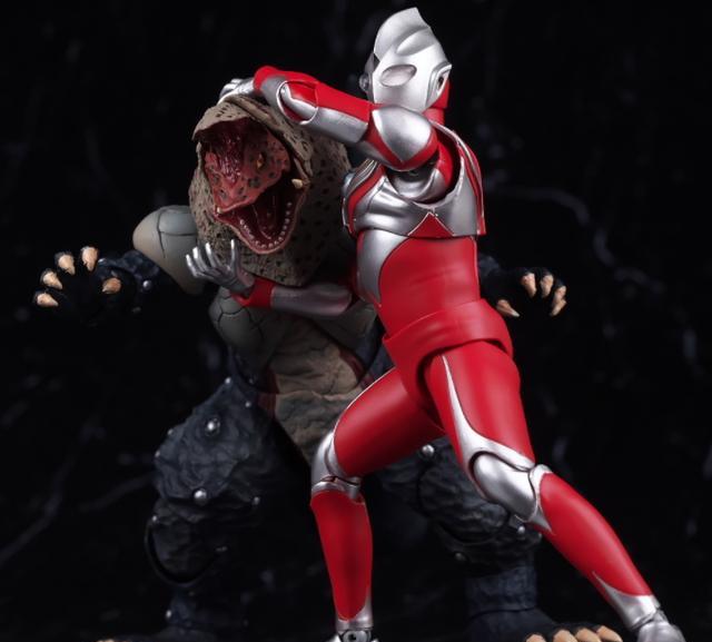 迪迦·奥特曼|迪迦奥特曼强力型真骨雕玩具实物涂装靠谱身形健壮的男神迪迦