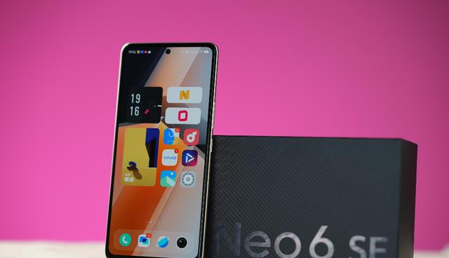 华硕电脑|售价相差200元！iQOONeo6SE与荣耀70谁更值得入手？一文为你解读