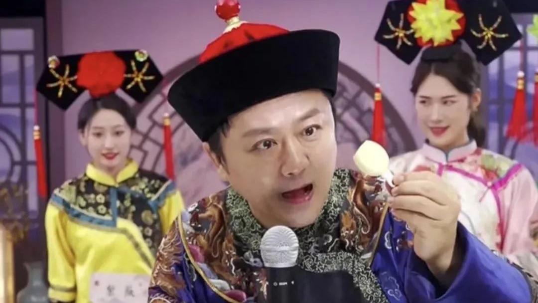 还珠格格|《还珠格格》里的小邓子：被电子厂嫌弃超龄，现直播带货惹热议