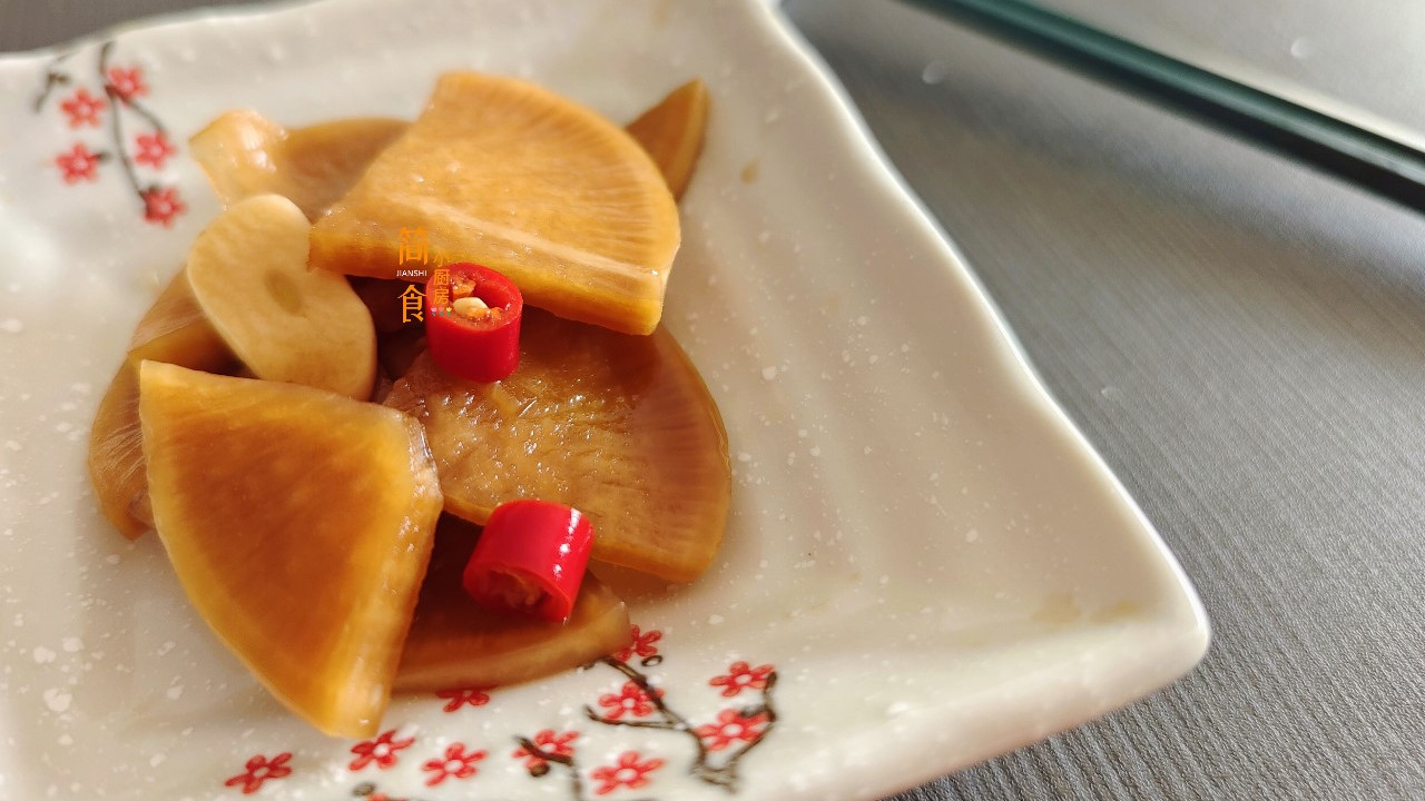 白萝卜|腌白萝卜最家常的方法，一夜就腌好又耐放，咬一口嘎嘎脆超下饭