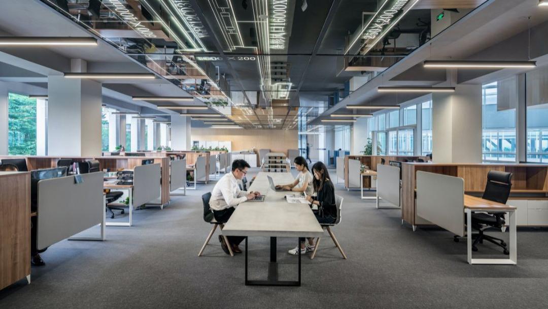 裁员|尴尬的大厂中层：上下受气、无处可去