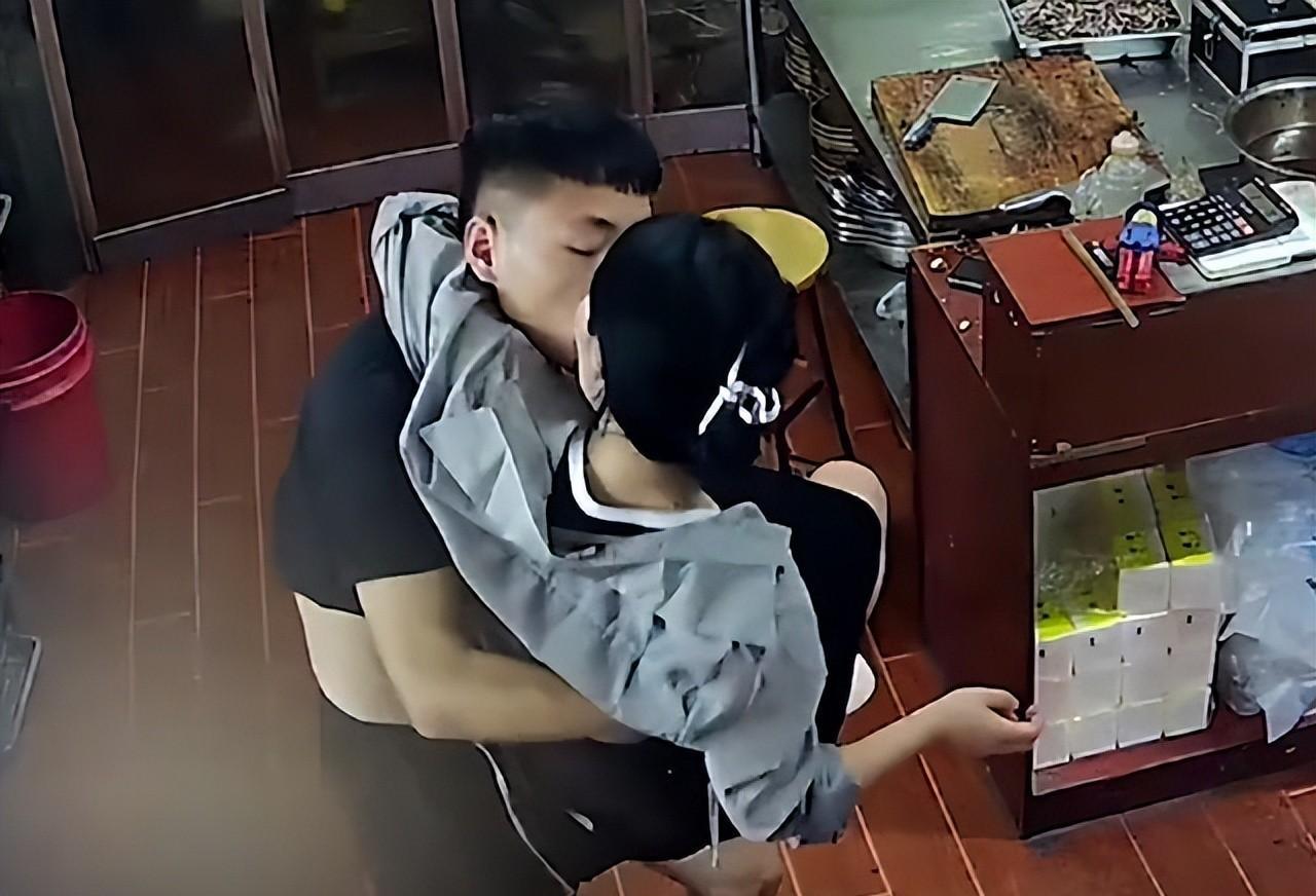 安徽一男子洗手时妻子撒娇求亲亲, 下一幕让人隔着屏幕都感觉齁甜