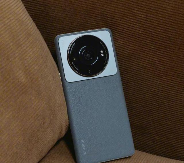 小米科技|越贵销量越好？6999元的小米12SUltra供不应求，米粉确实很有钱